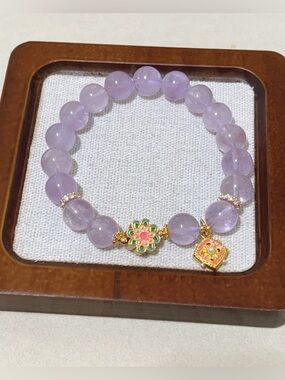 Handmade Lavender Purple Amethyst Quartz bead bracelet with GP Flower charm 11mm